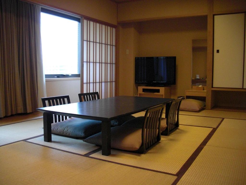 Royal Pines Hotel Urawa Saitama Esterno foto
